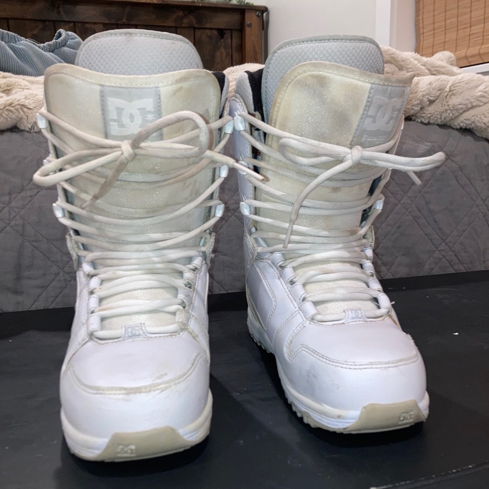 Size 7 Snowboarding boots